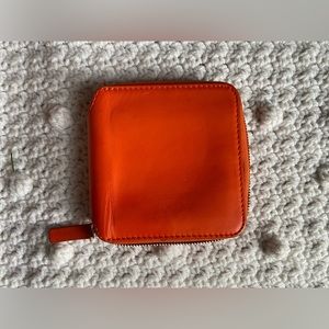 baggu orange square wallet *very used condition